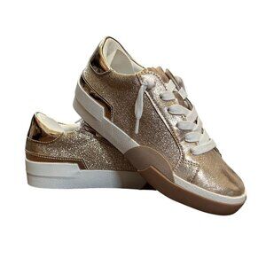 Dolce Vita NWOT Rose Gold Pfeiffer Side Zip Sneaker Size 3